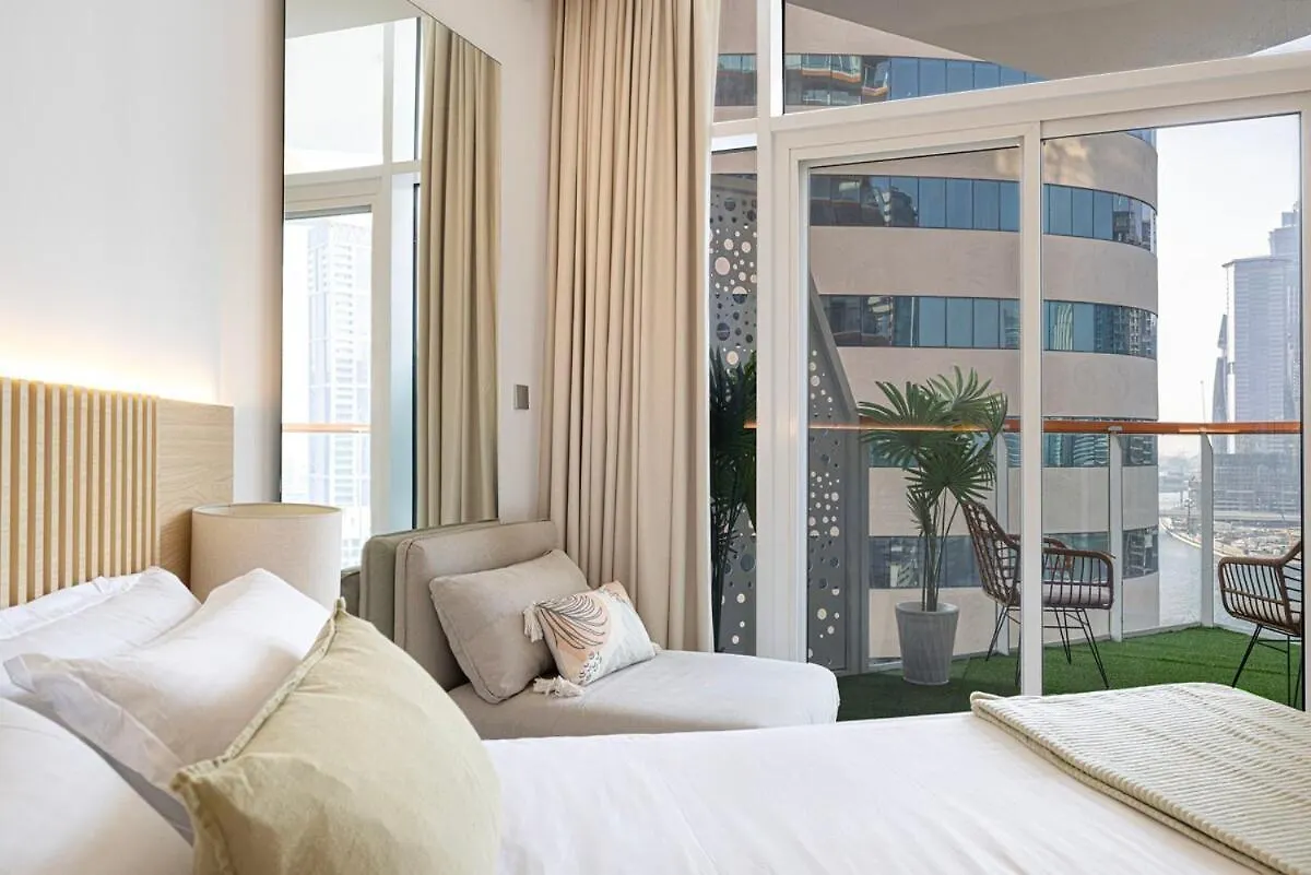 Panoramic! Burj Khalifa And Canal View! Dubai Apartment